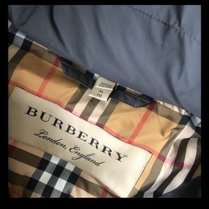 Woman’s Burberry long puff jacket